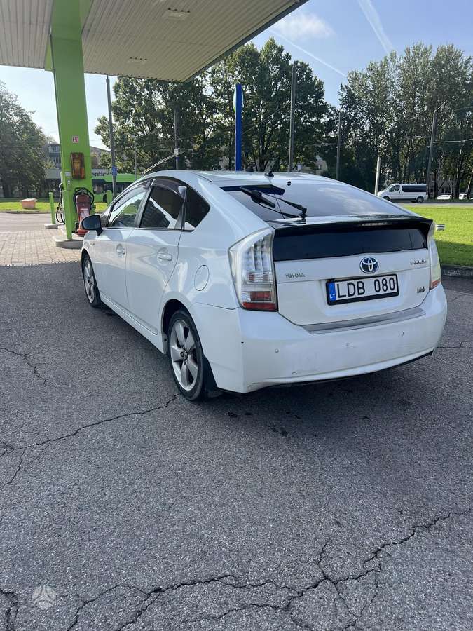 Toyota Prius - 3