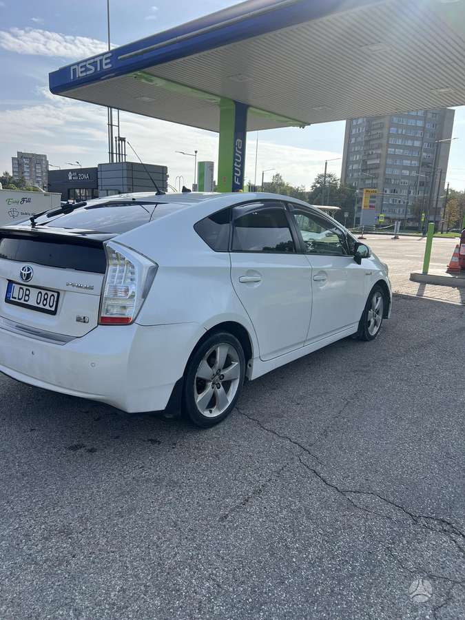 Toyota Prius - 5