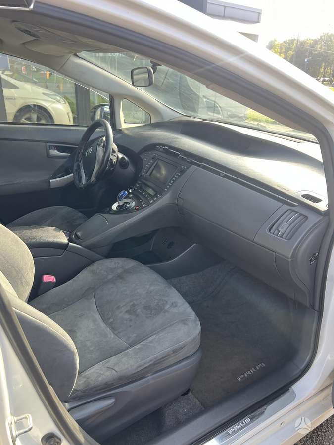 Toyota Prius - 11