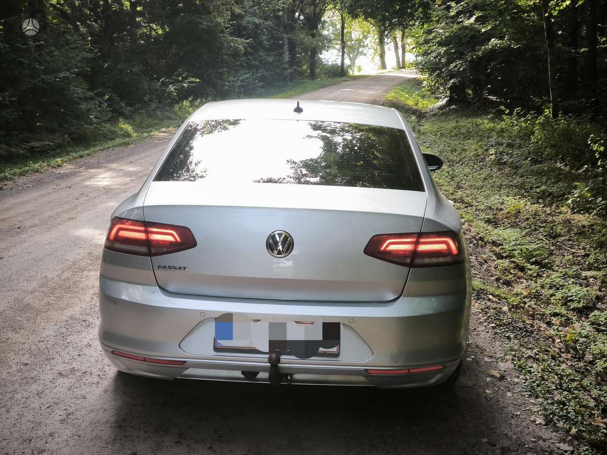 Volkswagen Passat - 4
