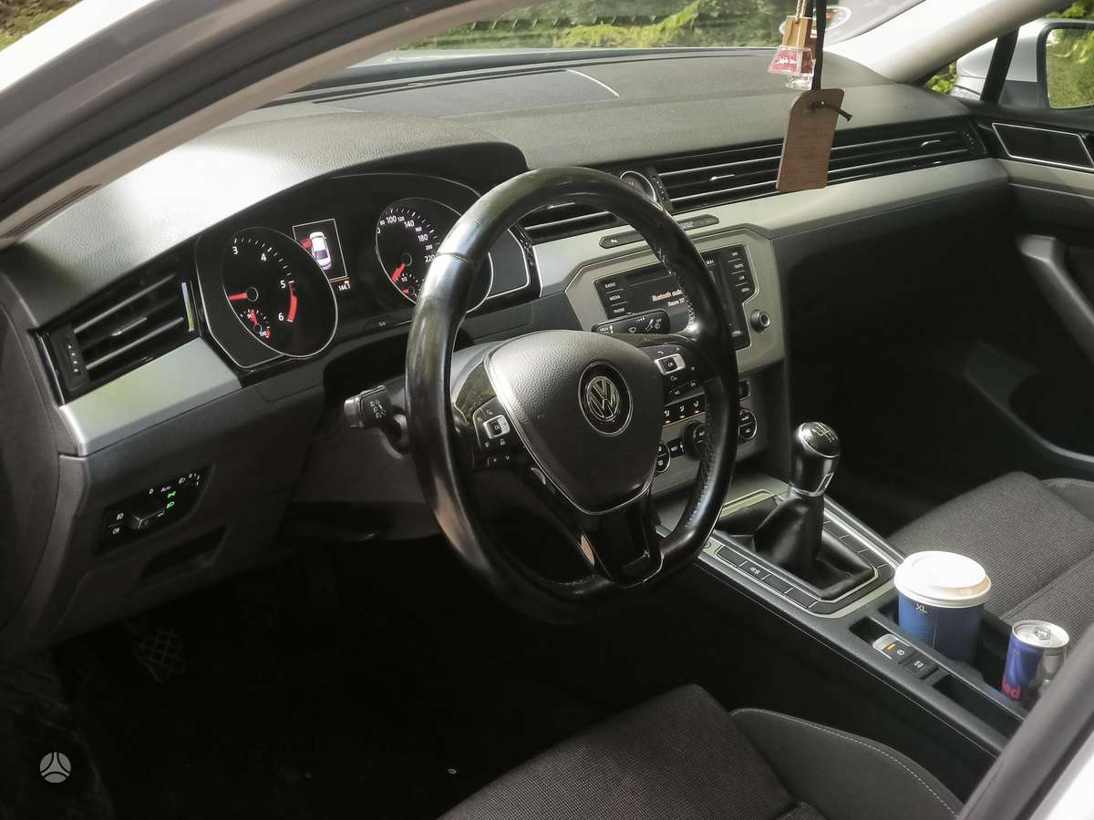 Volkswagen Passat - 6