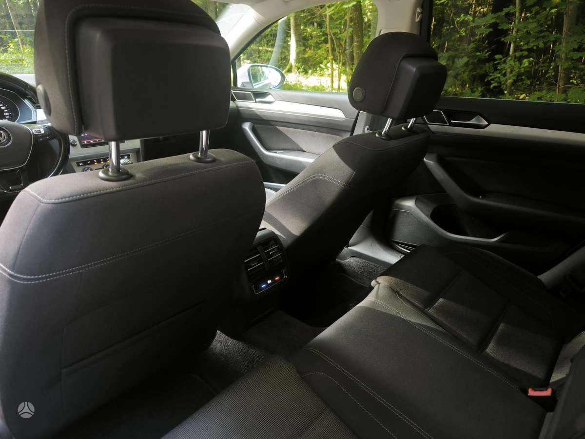 Volkswagen Passat - 8