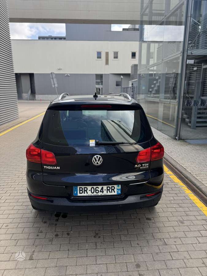 Volkswagen Tiguan - 8
