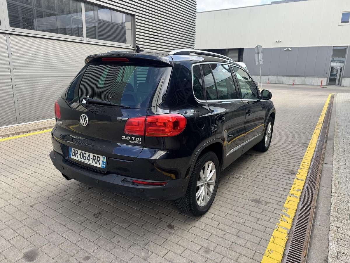 Volkswagen Tiguan - 9