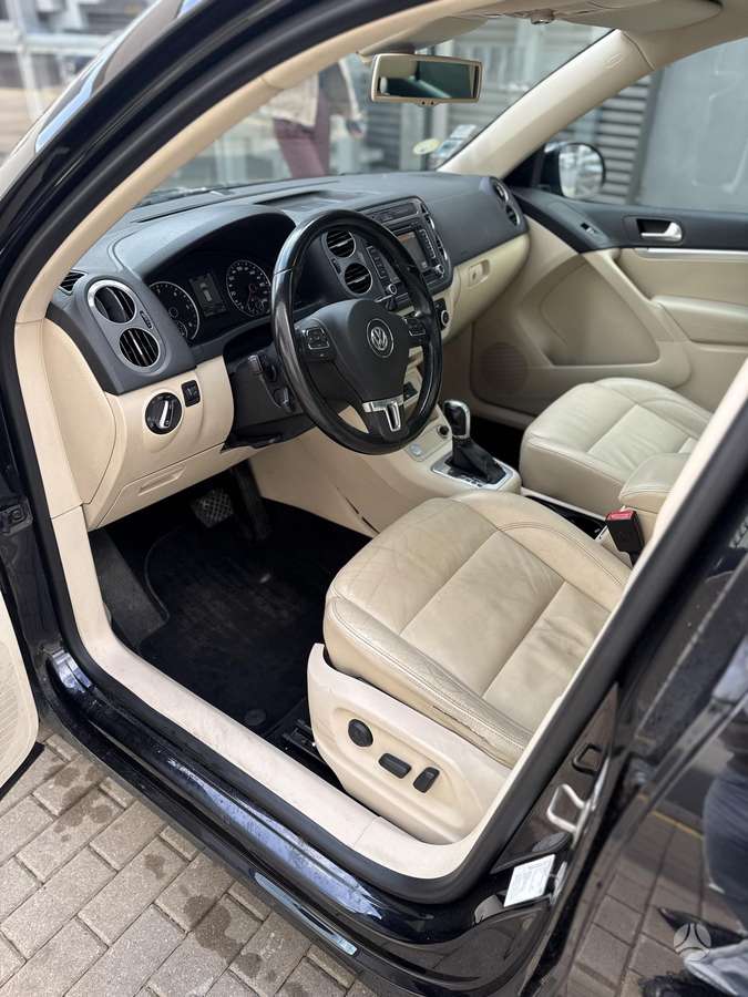 Volkswagen Tiguan - 11