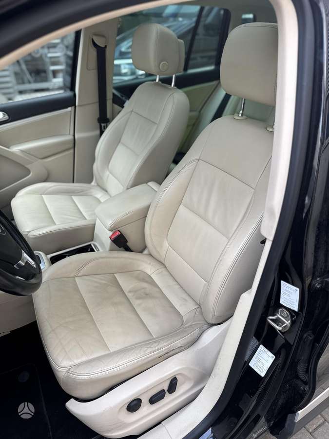 Volkswagen Tiguan - 12