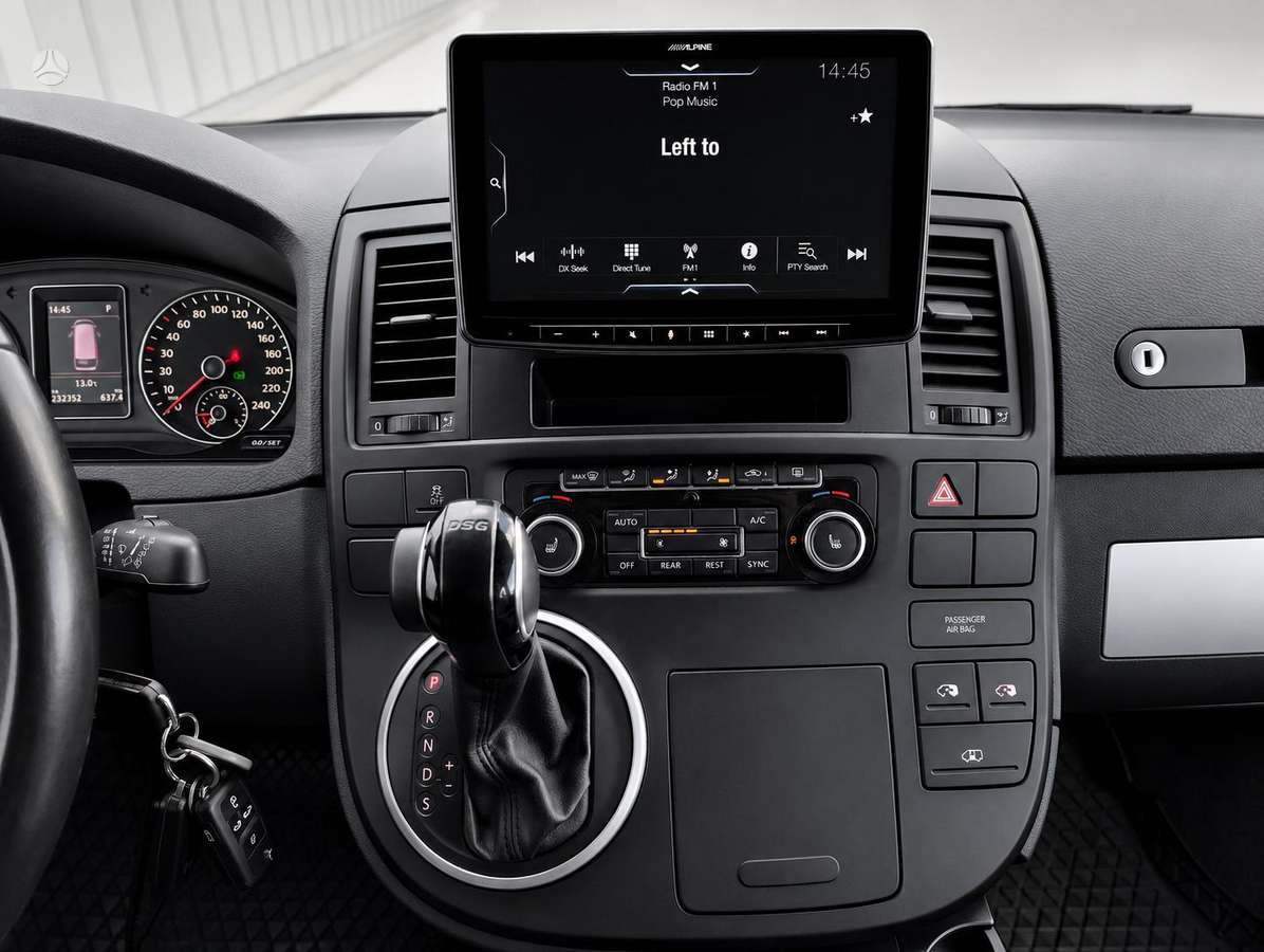 Volkswagen Multivan - 10