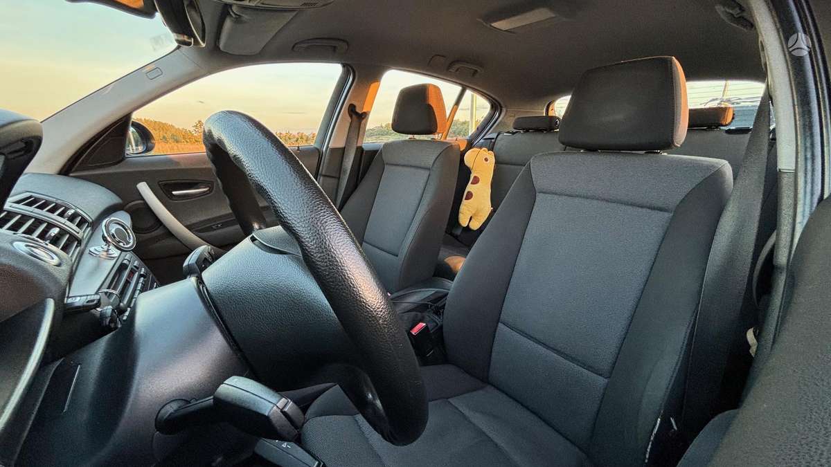BMW 118, 2.0 l., hatchback