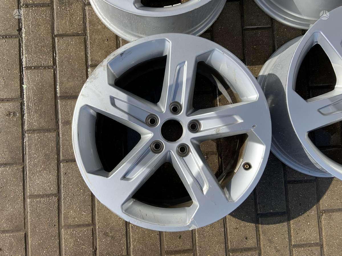 Audi 8V0601025DP, легкосплавные , R17