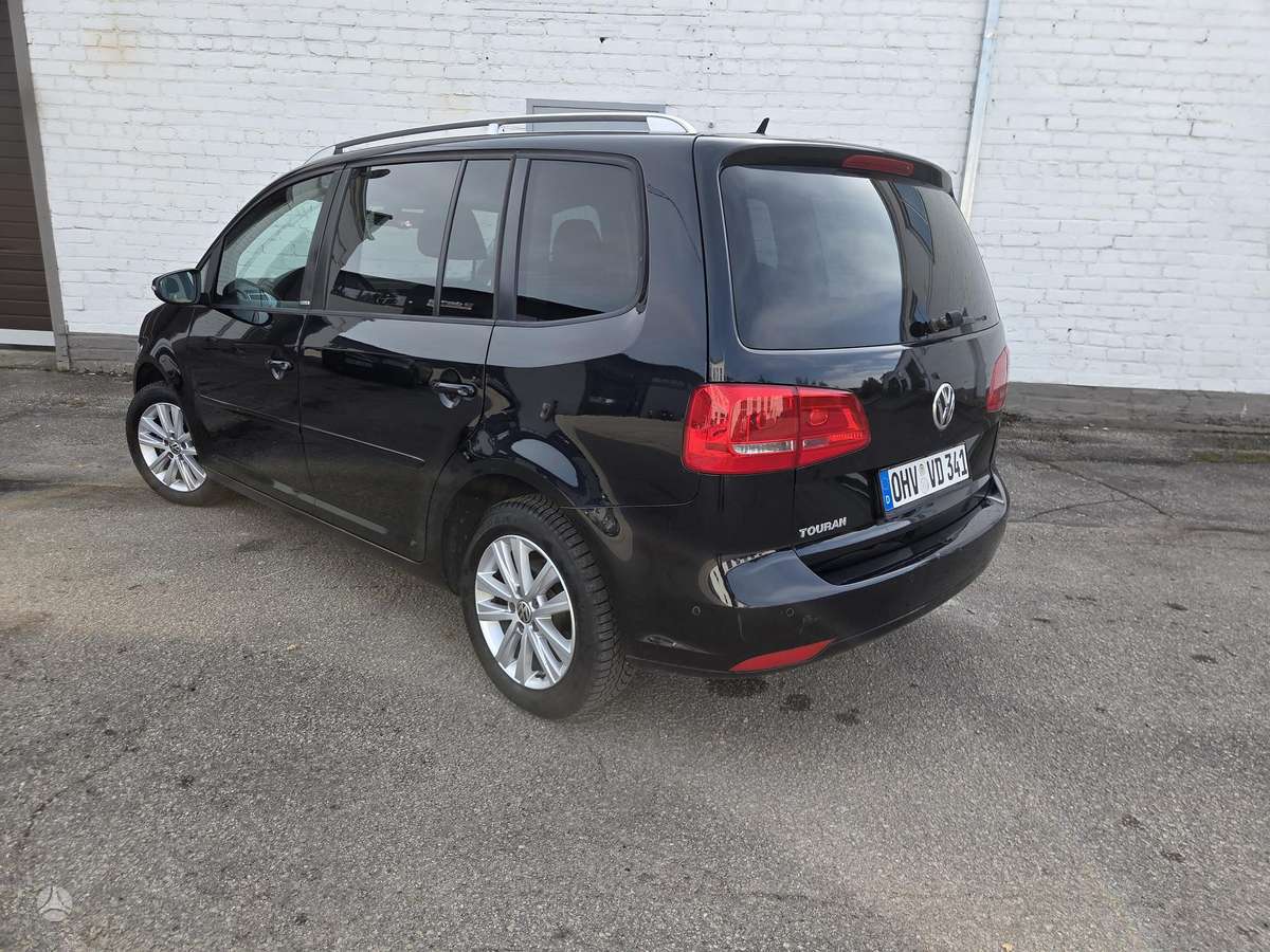 Volkswagen Touran - 4