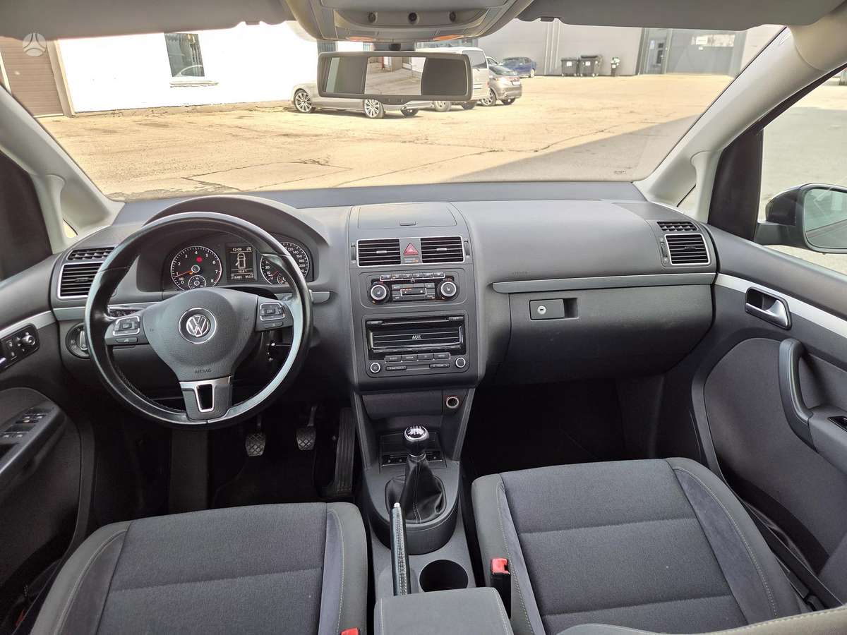 Volkswagen Touran - 6