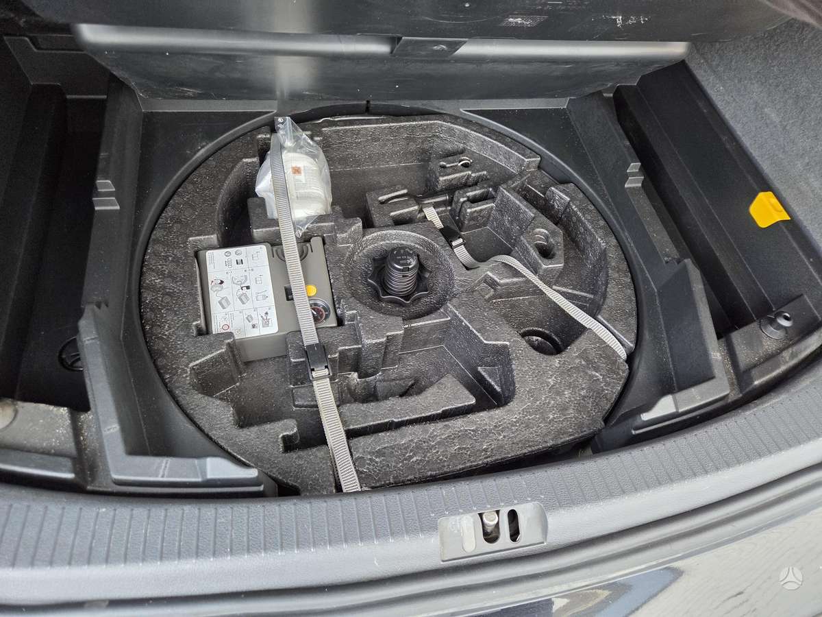 Volkswagen Touran - 9