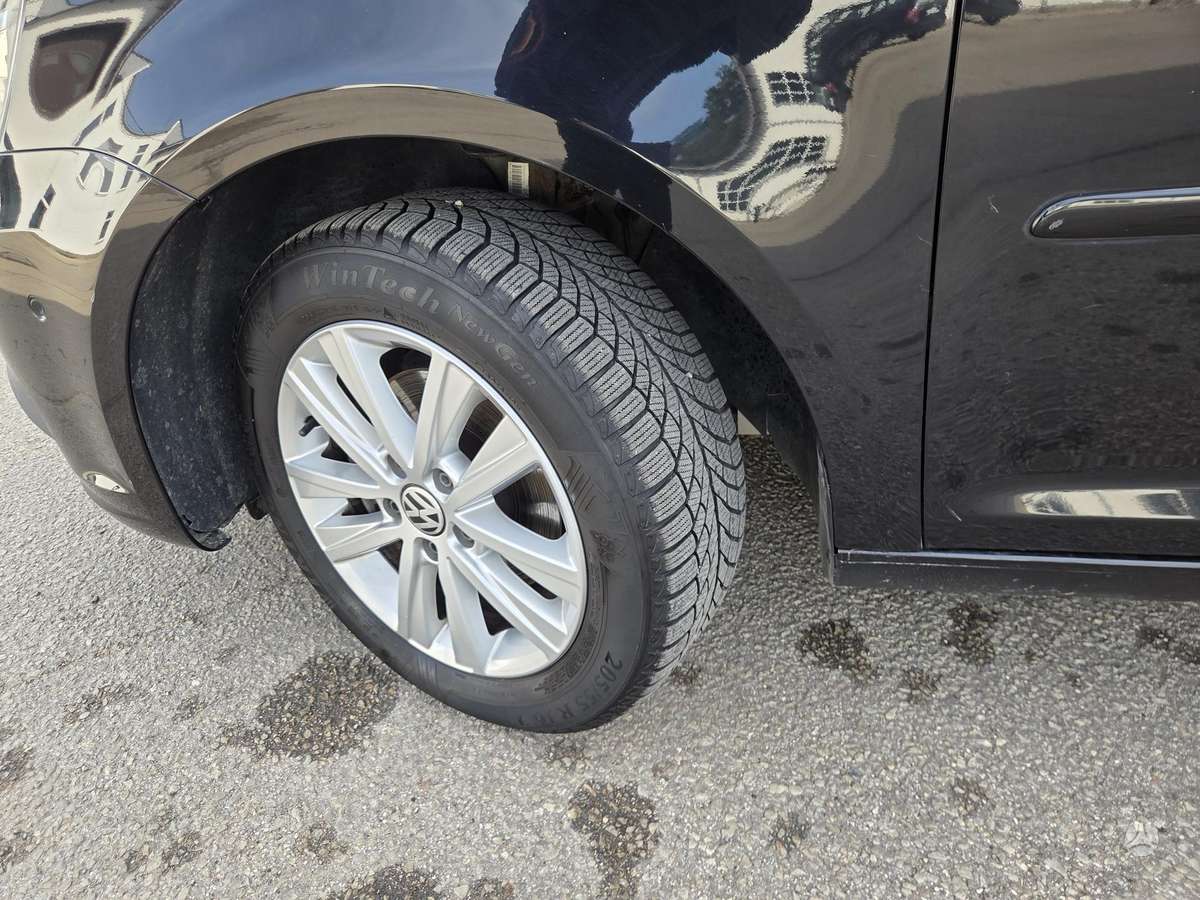 Volkswagen Touran - 10
