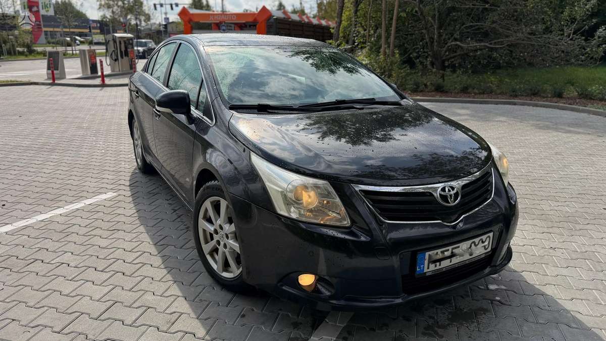 Toyota Avensis - 2