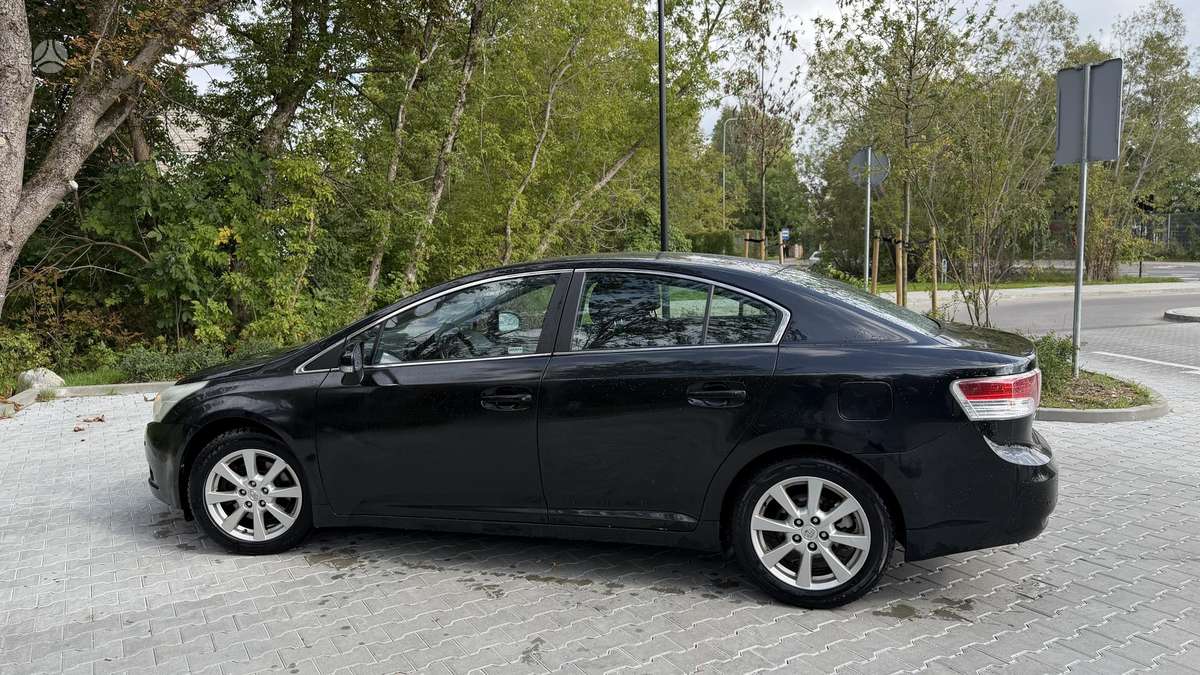Toyota Avensis - 7