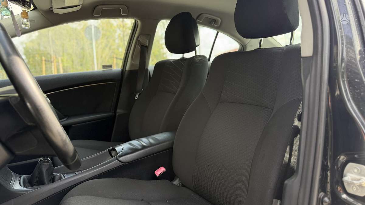 Toyota Avensis - 9