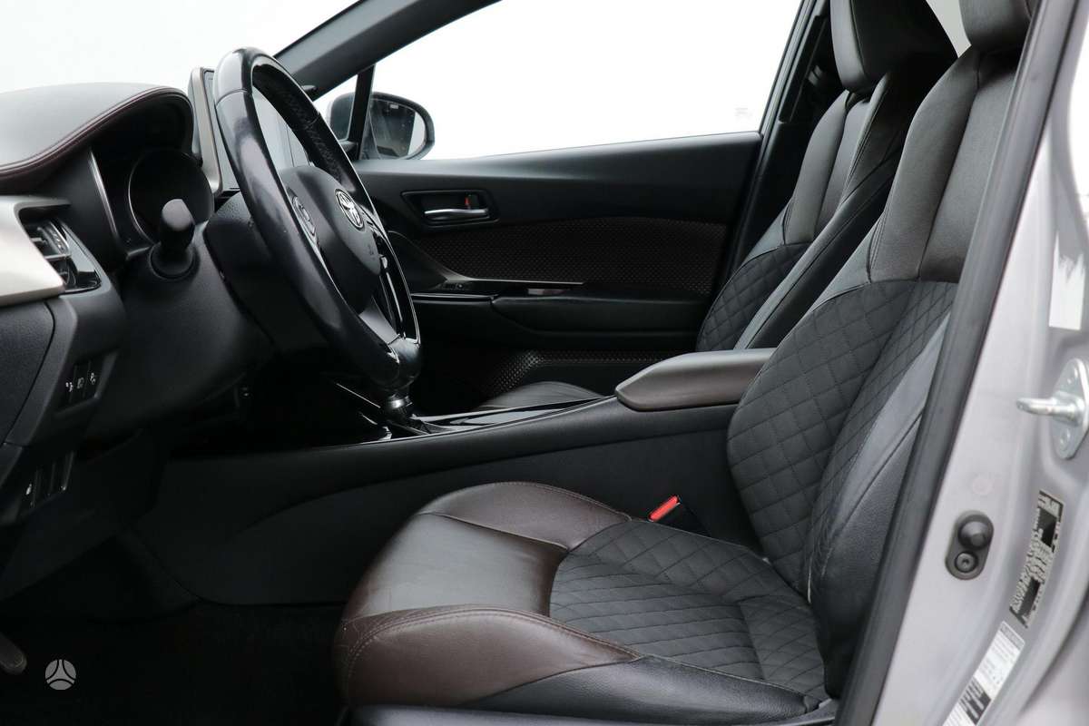 Toyota C-HR - 12