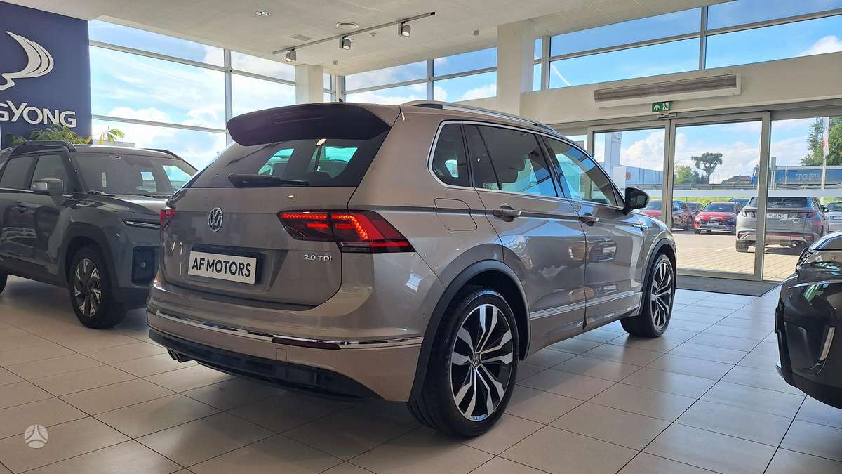 Volkswagen Tiguan - 4
