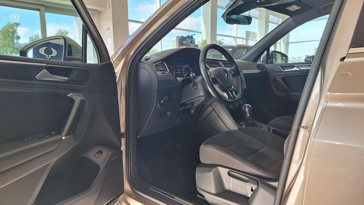 Volkswagen Tiguan - 7