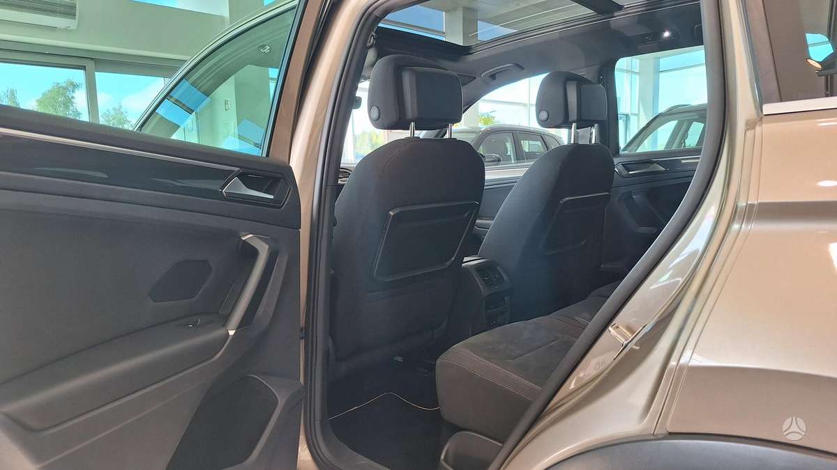 Volkswagen Tiguan - 8