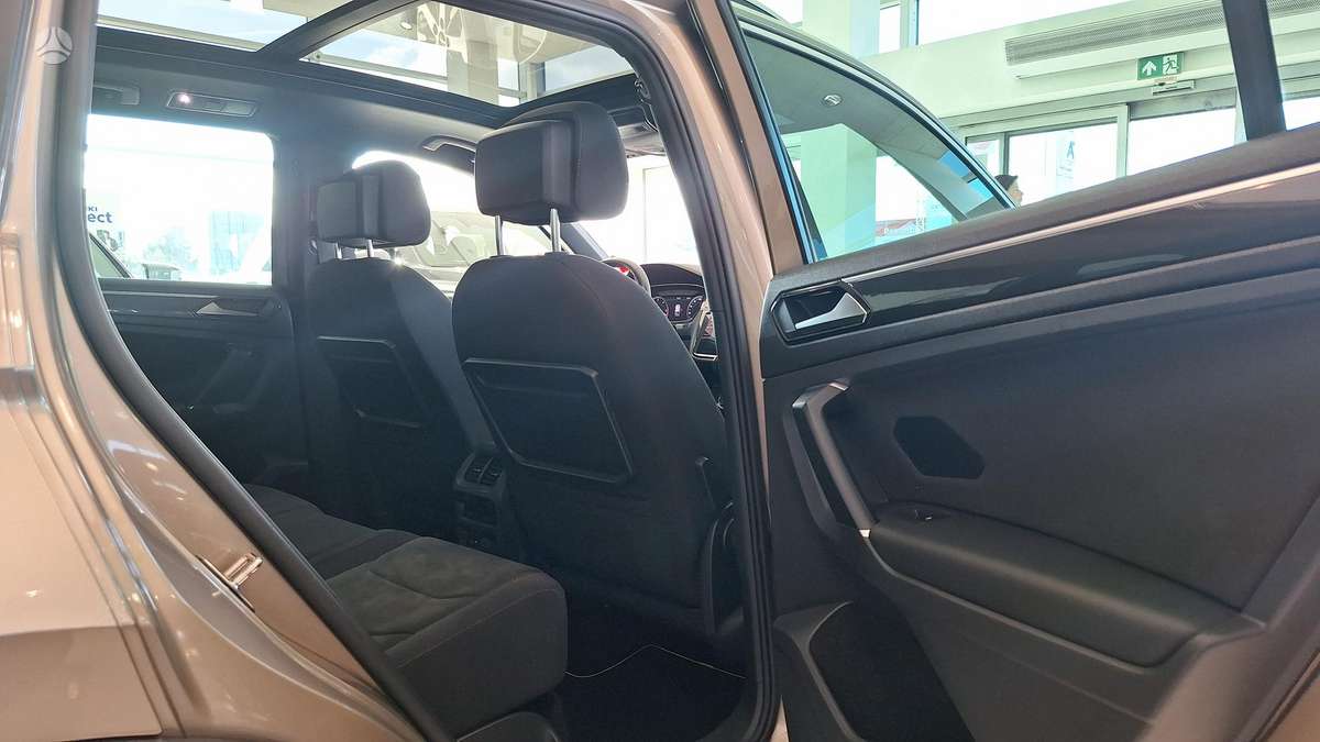 Volkswagen Tiguan - 9