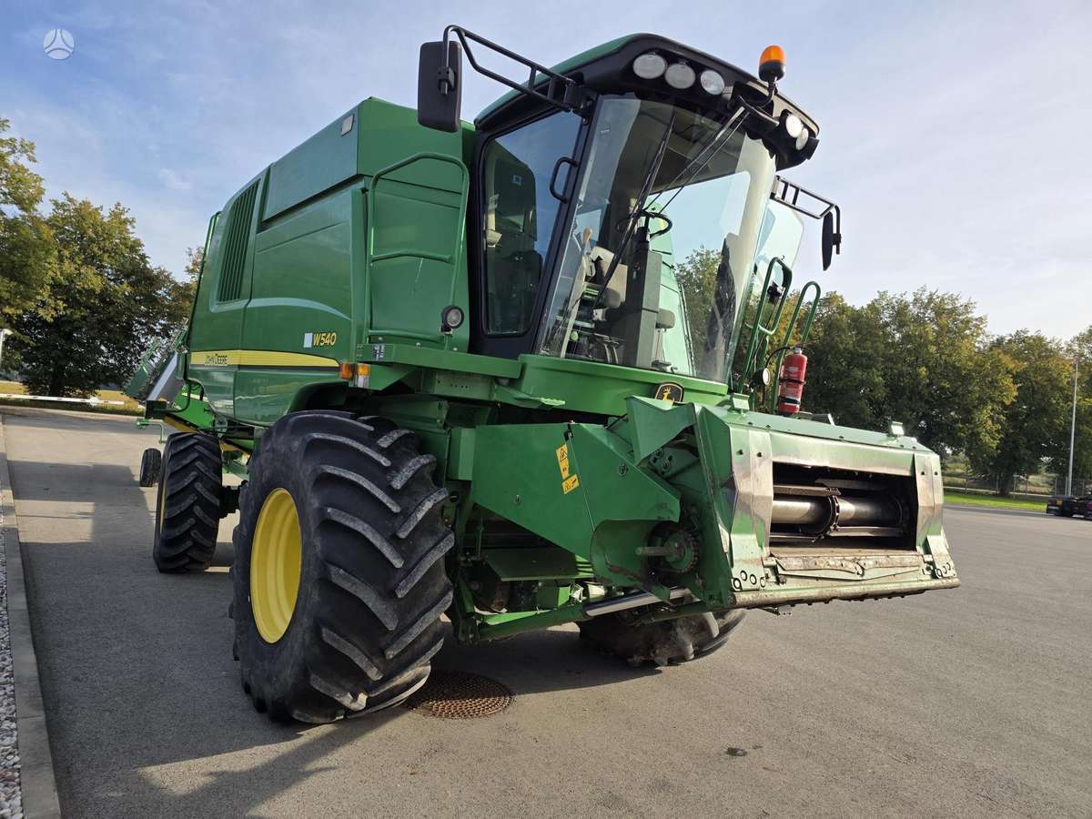 John Deere W540, комбайны