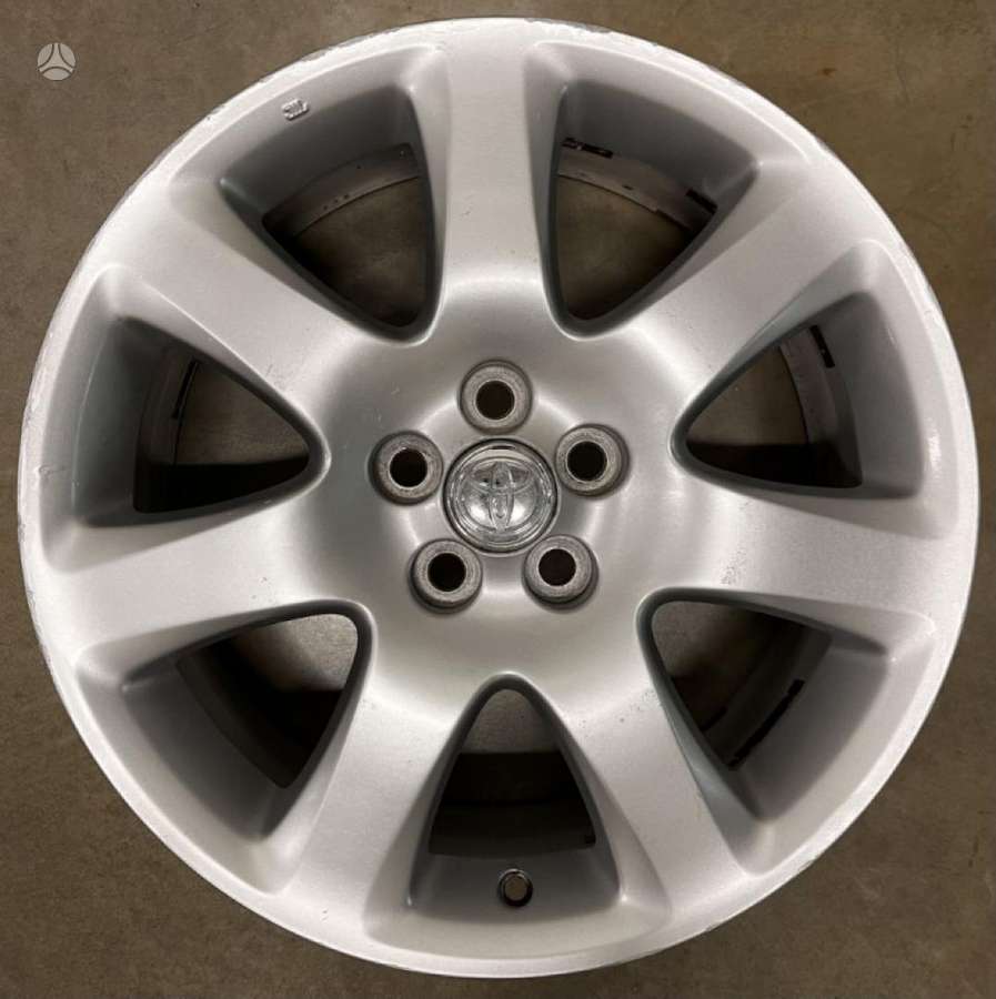 Toyota, lengvojo lydinio, R17