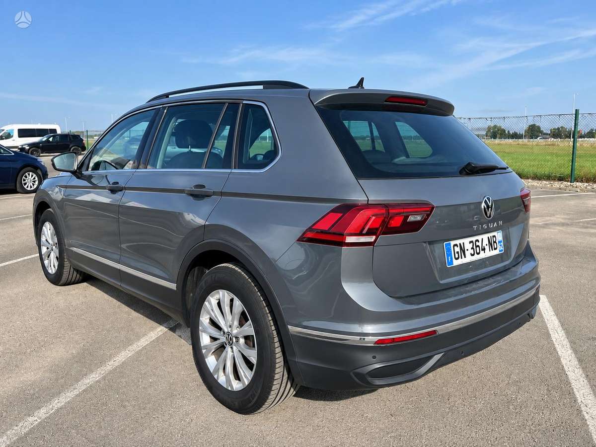 Volkswagen Tiguan - 2