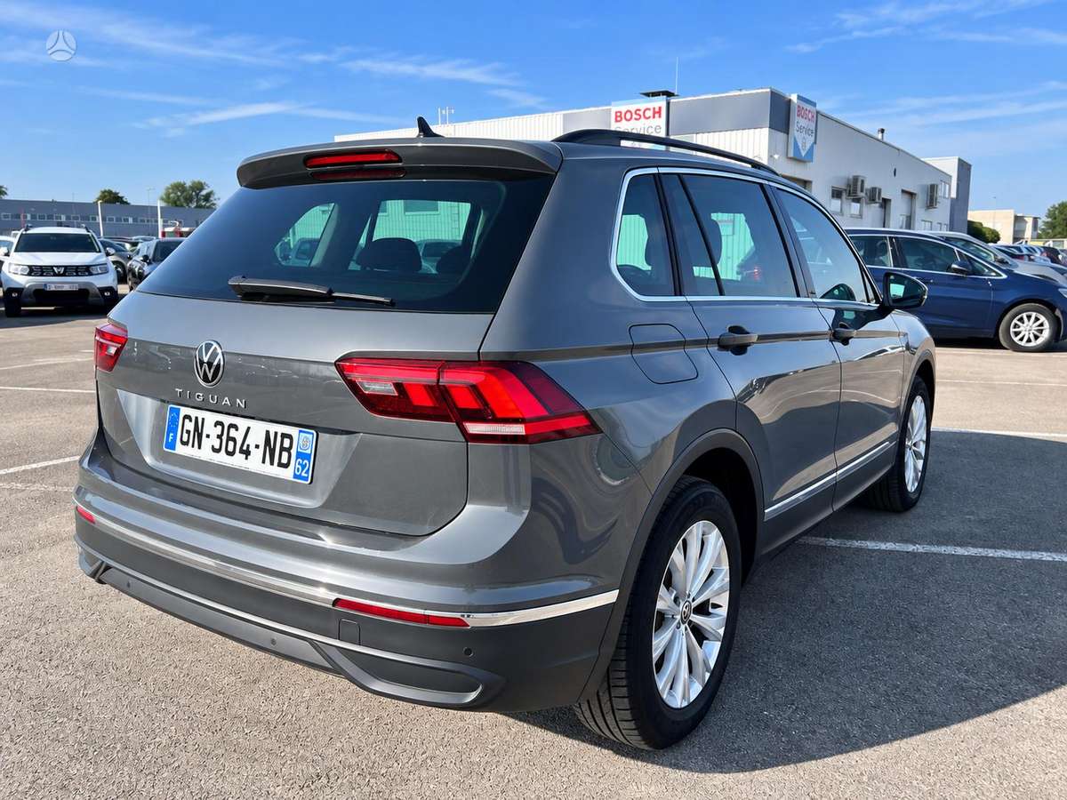 Volkswagen Tiguan - 4