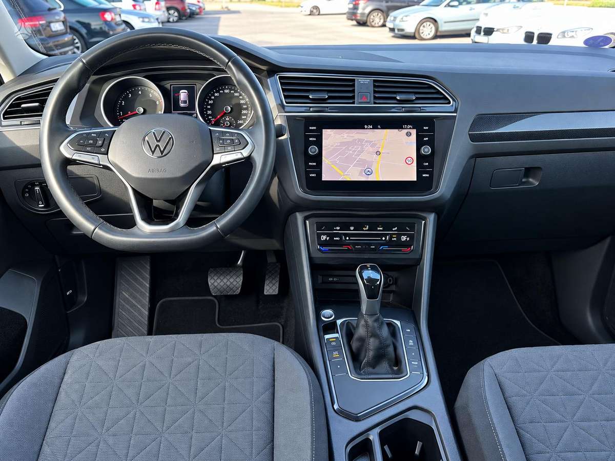 Volkswagen Tiguan - 10