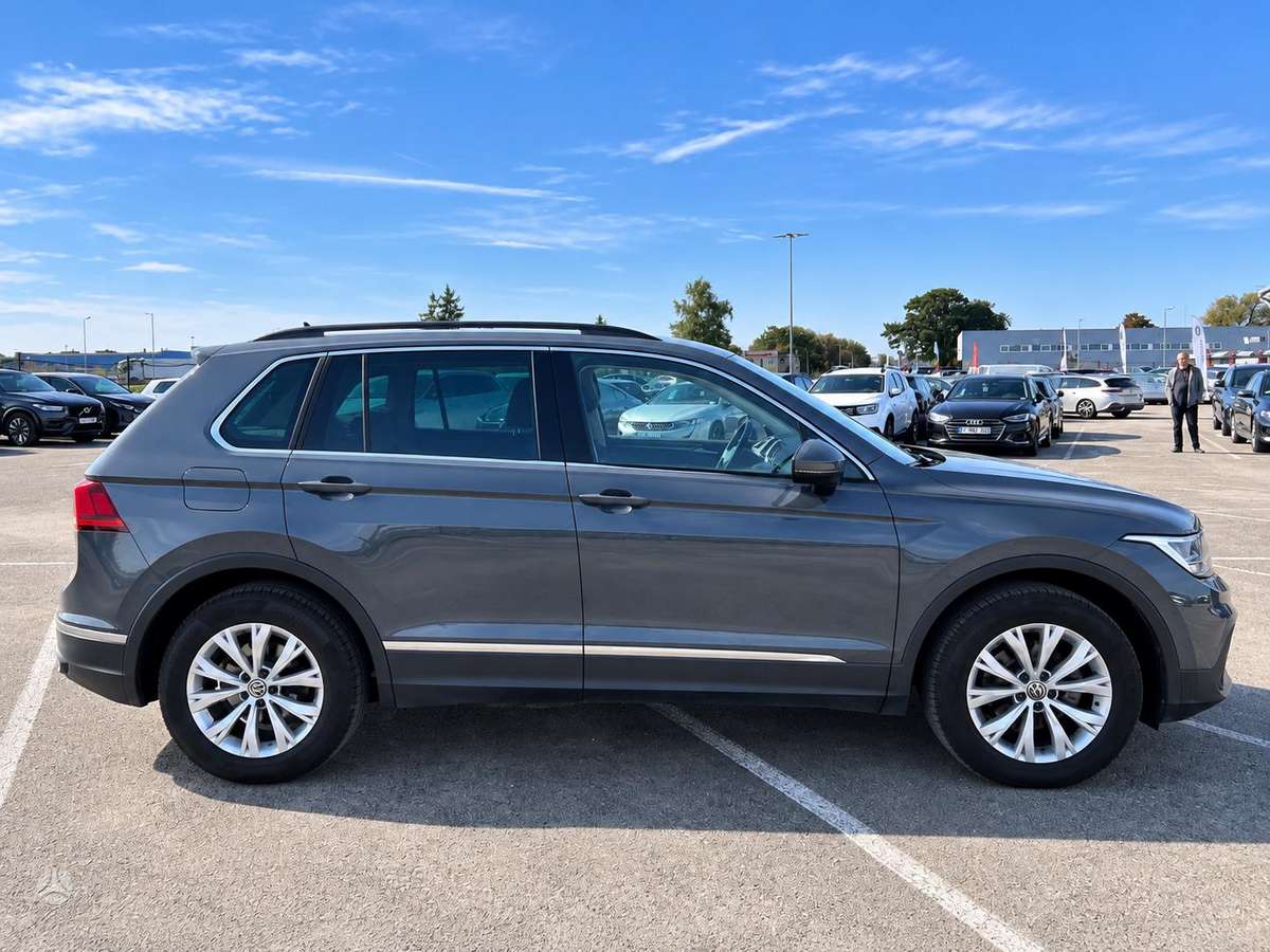Volkswagen Tiguan - 8