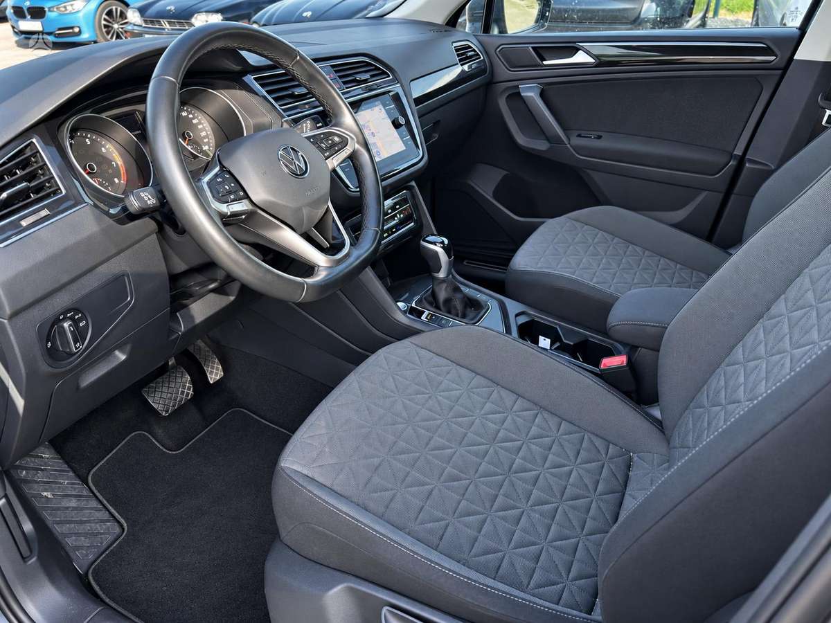 Volkswagen Tiguan - 9