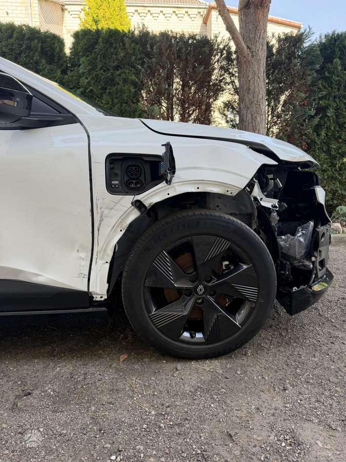 Renault Megane E-Tech - 9