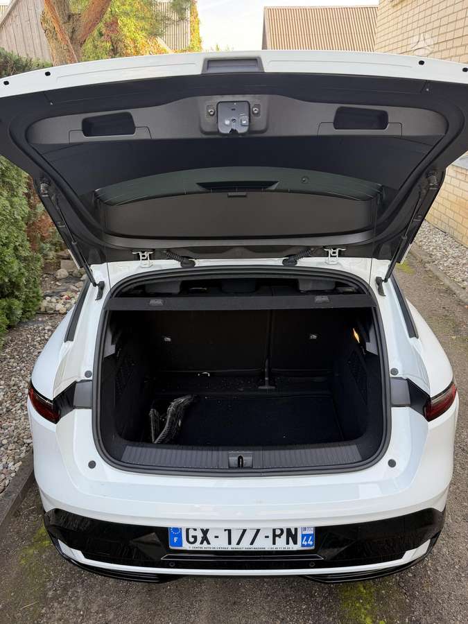 Renault Megane E-Tech - 8