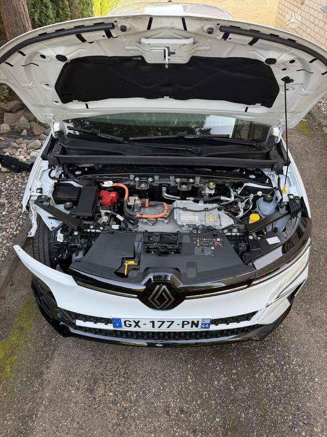Renault Megane E-Tech - 7