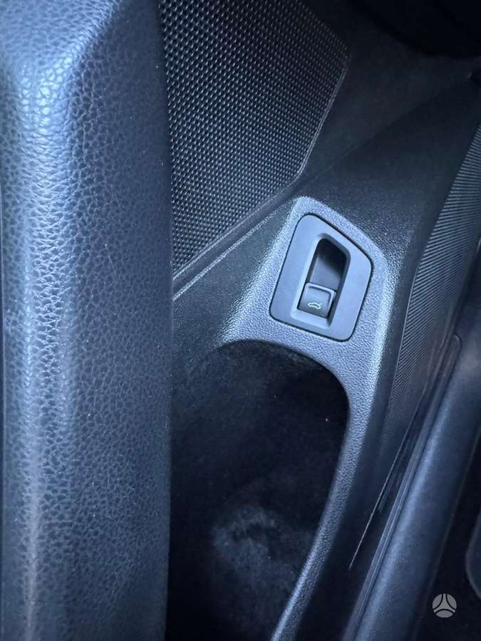 Volkswagen Passat - 12