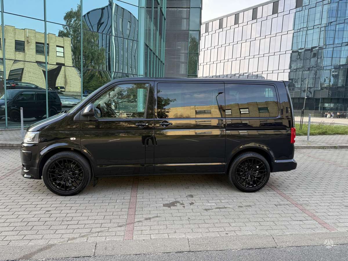 Volkswagen Multivan - 2