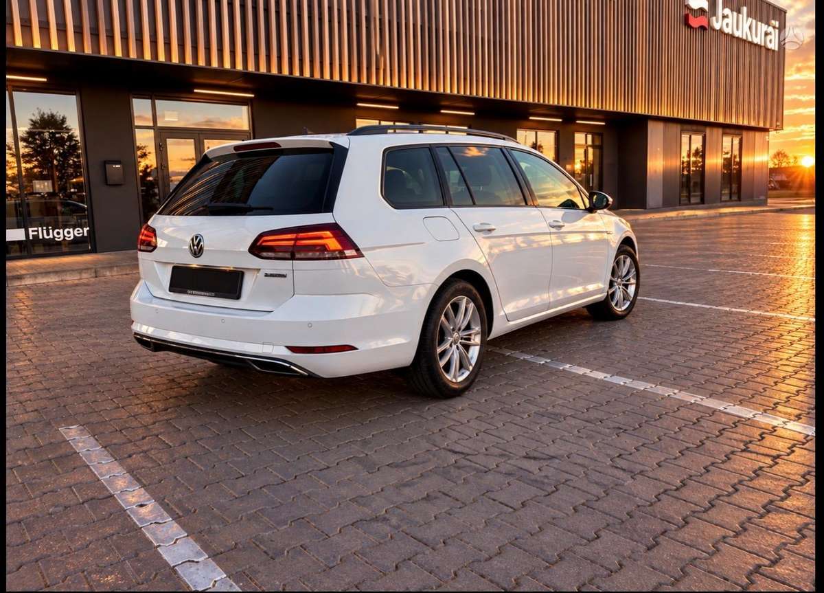 Volkswagen Golf - 4
