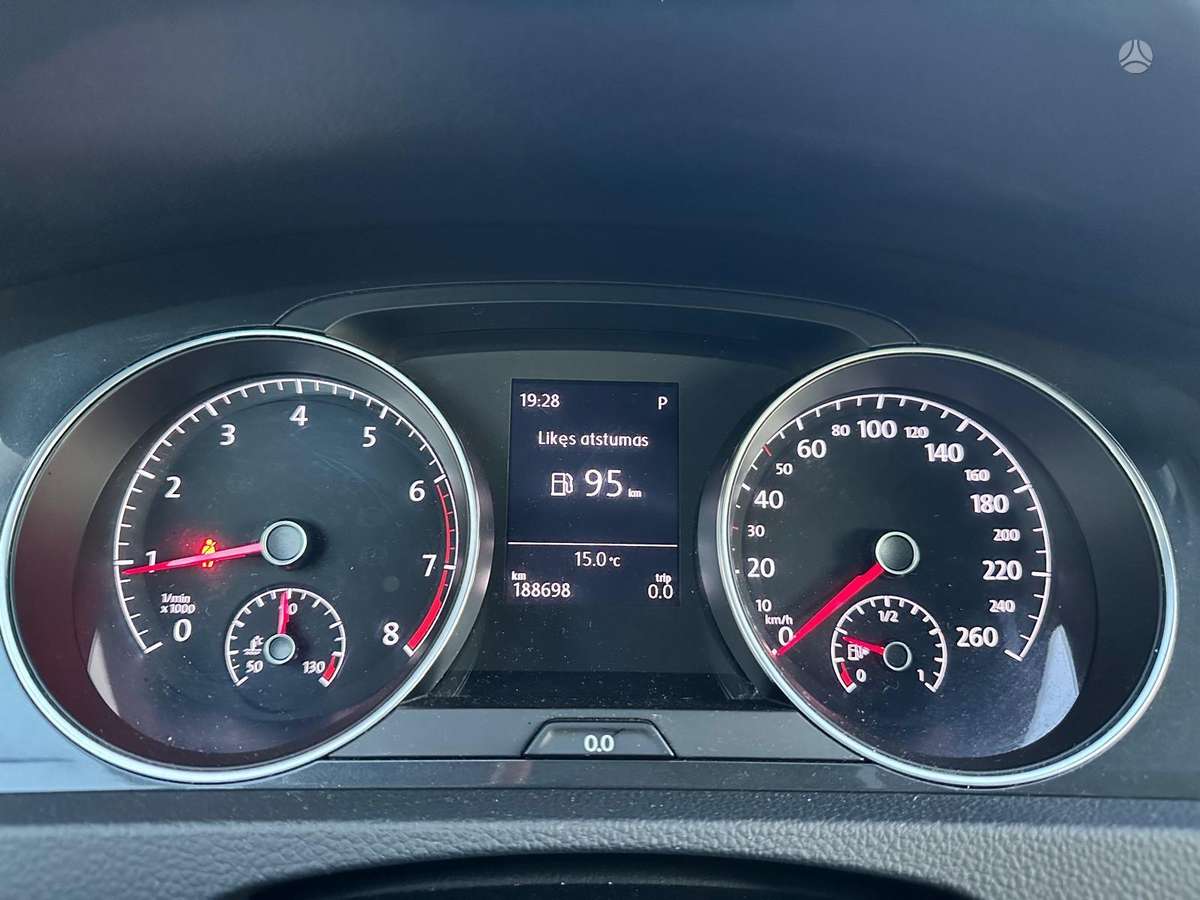 Volkswagen Golf - 5