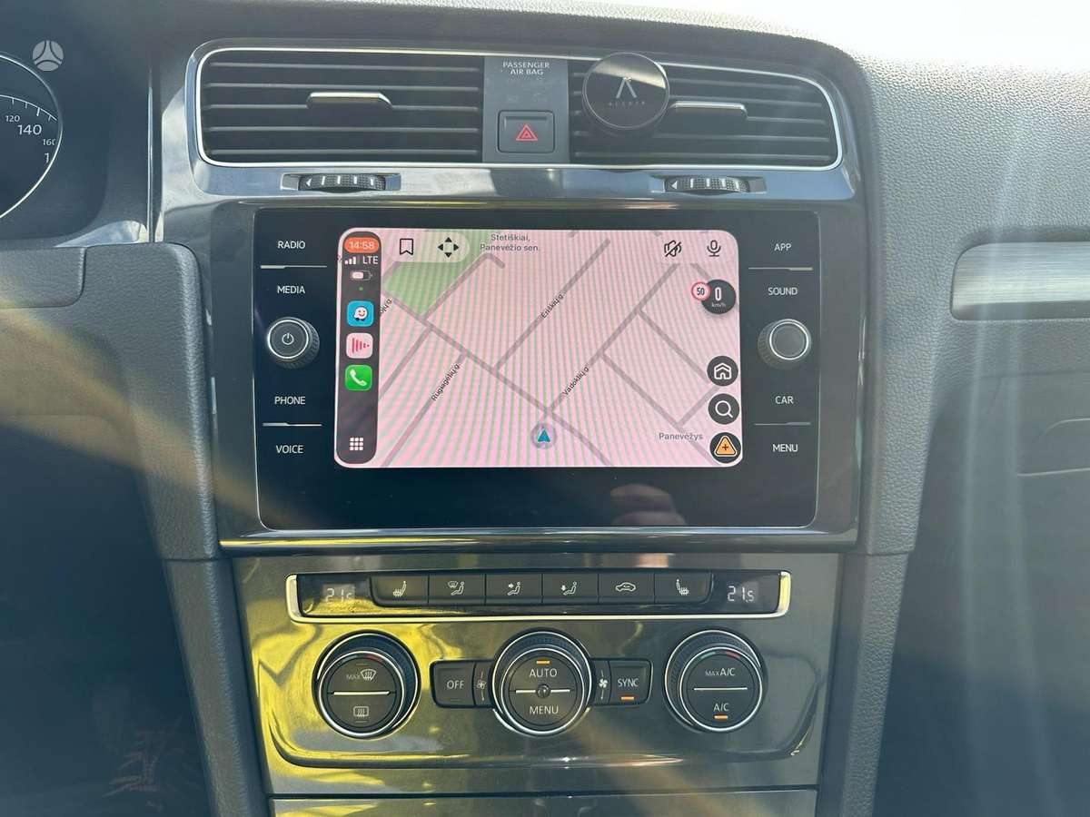 Volkswagen Golf - 6