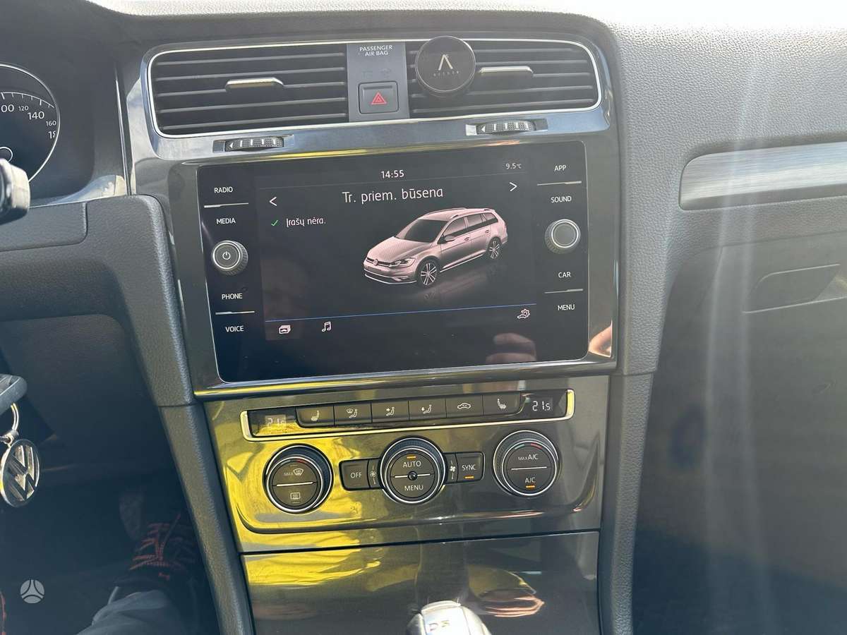 Volkswagen Golf - 9