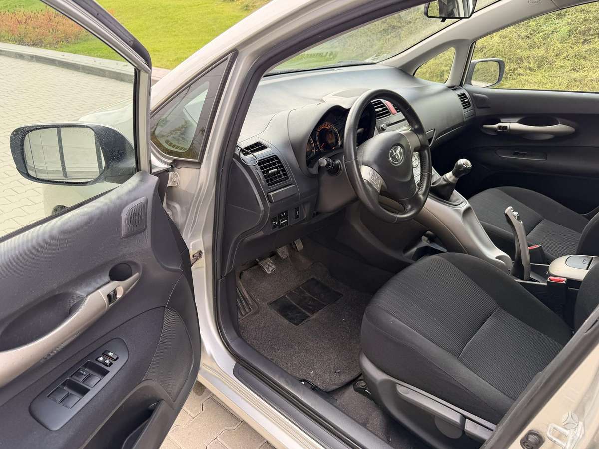 Toyota Auris, 1.6 l., hatchback