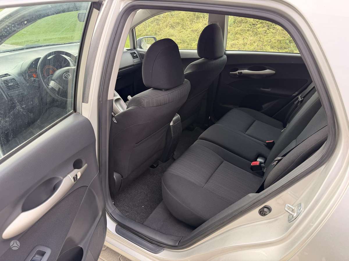 Toyota Auris, 1.6 l., hatchback
