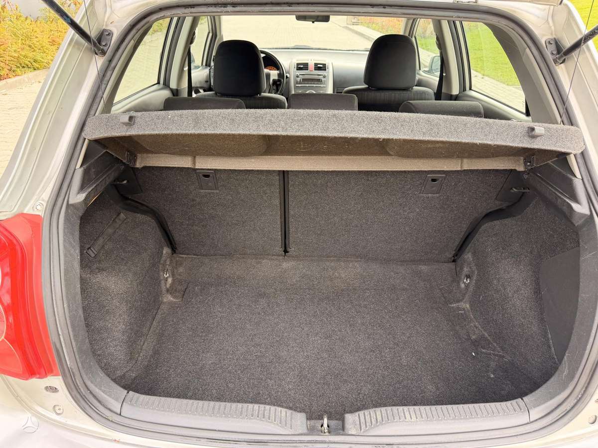 Toyota Auris, 1.6 l., hatchback