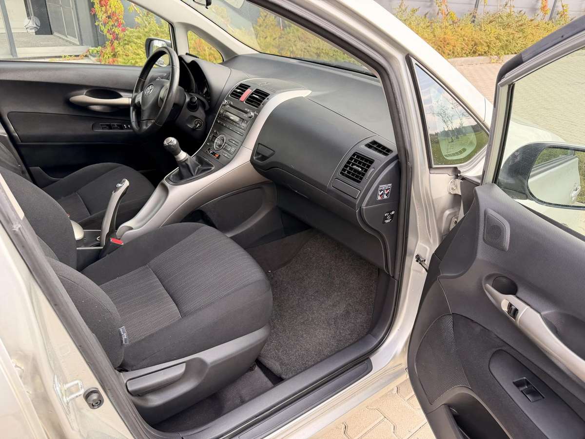 Toyota Auris, 1.6 l., hatchback