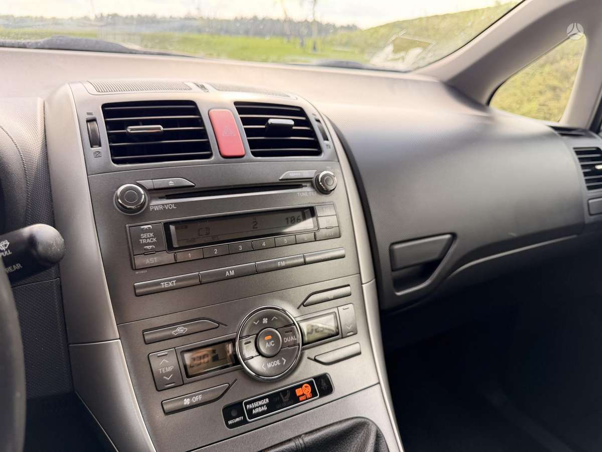 Toyota Auris, 1.6 l., hatchback