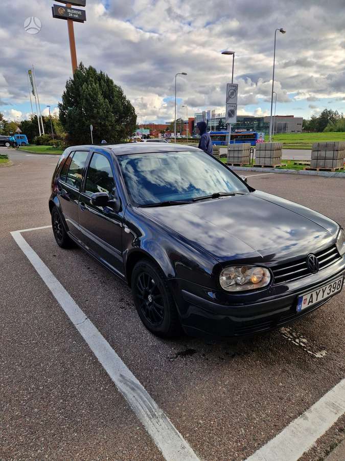 Volkswagen Golf - 4