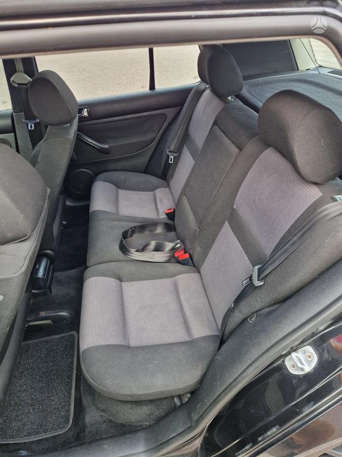 Volkswagen Golf - 6