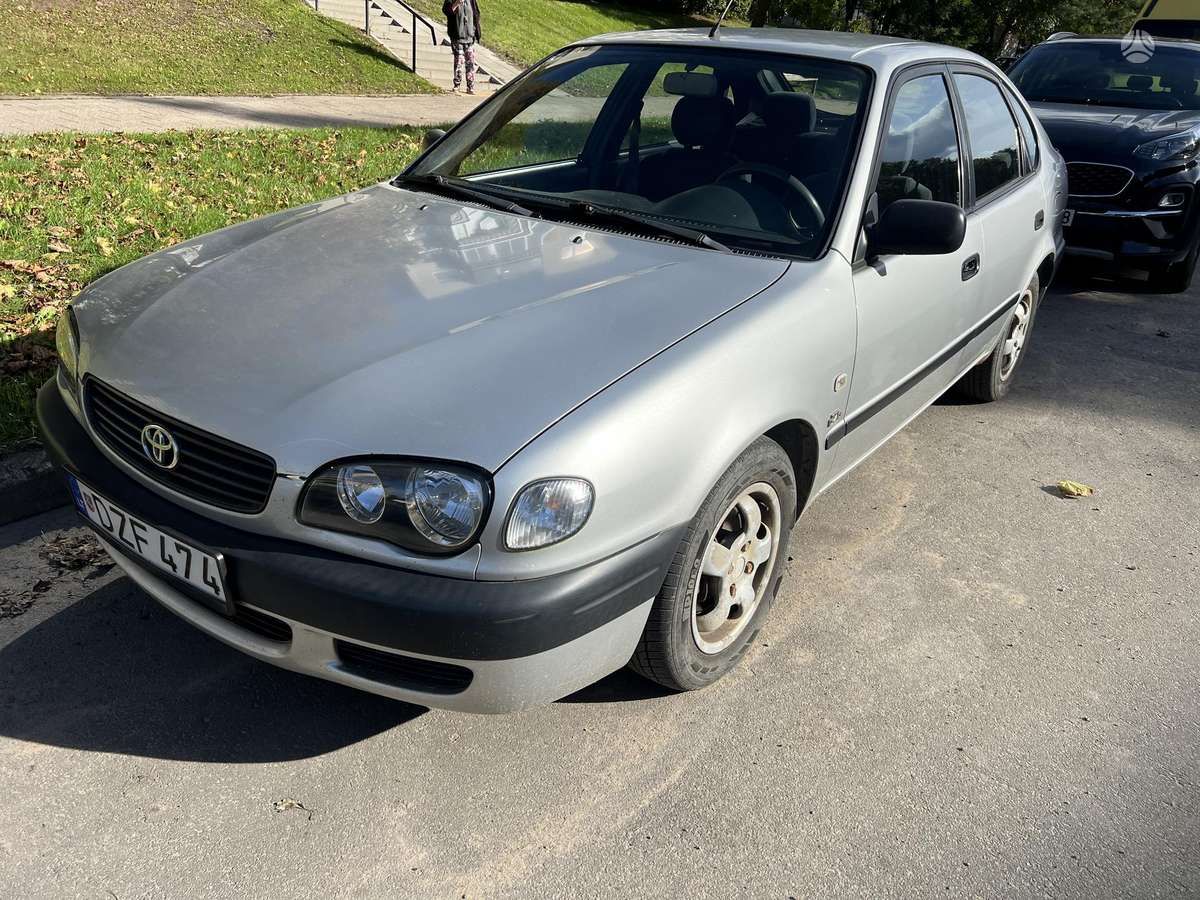 Toyota Corolla - 1