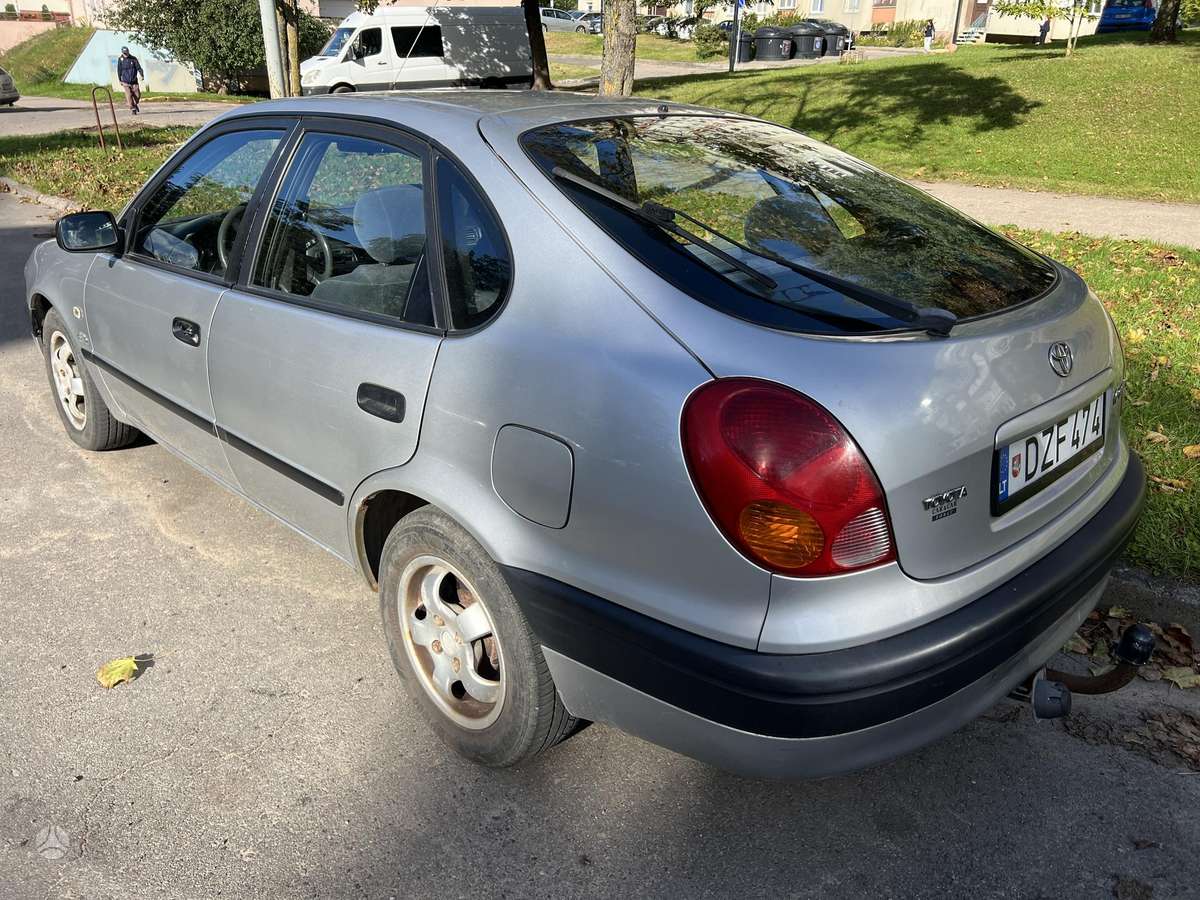 Toyota Corolla - 2